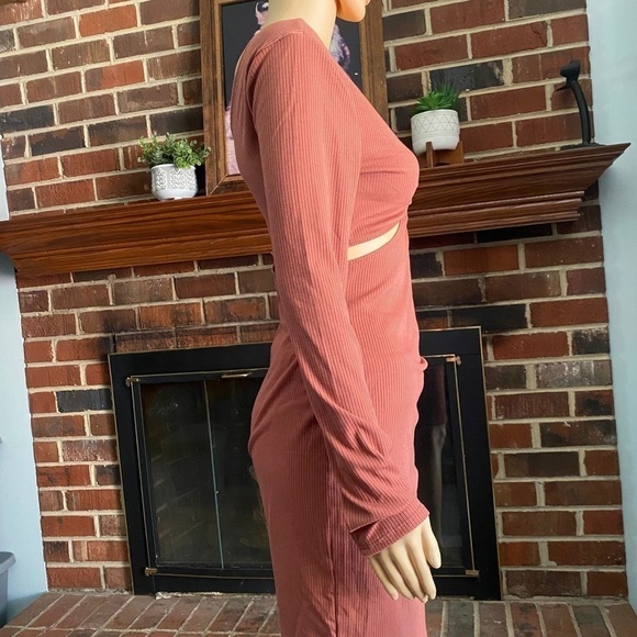 Women’s Lush V-Neck O-Ring Cutout Midi Dress Mahogany Size M new without tag - Picture 9 of 16